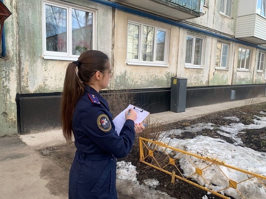 Четырехлетняя девочка вывались из окна в Великом Новгороде