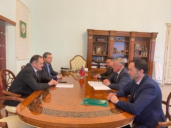 Глава Дагестана встретился с гендиректором "Газпром межрегионгаз"