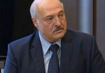 Президент Белоруссии Александр Лукашенко в ходе визита во Владивосток посетил остров Русский, где встретился с земляками, которые работают в Приморье.