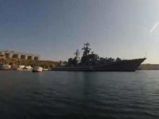 Минобороны: ракетный крейсер "Москва" получил серьезные повреждения
