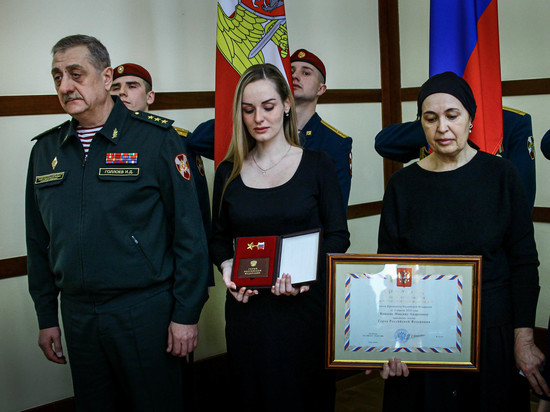 Награду павшего героя Донбасса в Бурятии передали его родным