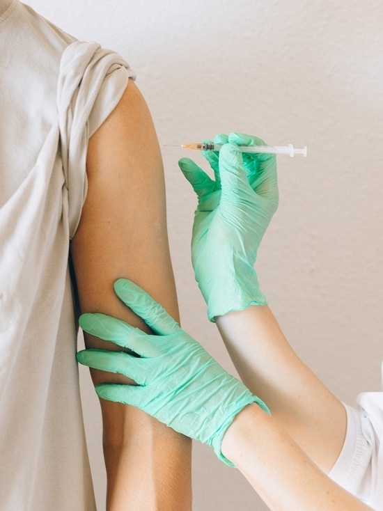 В калмыцком муниципалитете продолжают вакцинацию подростков от коронавируса