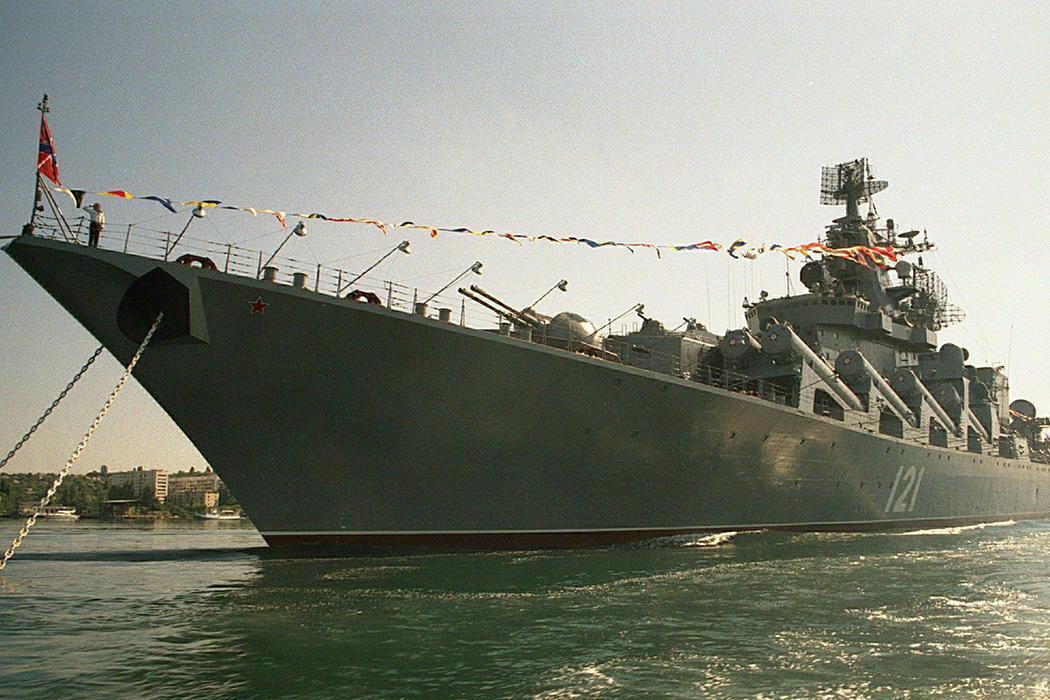 На крейсере "Москва" произошел пожар: кадры флагмана Черноморского флота