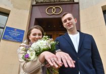Новый свадебный рекорд зафиксировали в столичных загсах – с начала 2022 года в Москве поженились более 15 тысяч пар