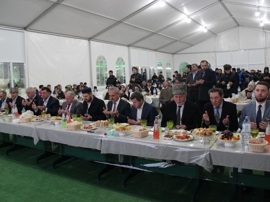 Миннац Дагестана провёл ифтар в честь защитников Отечества