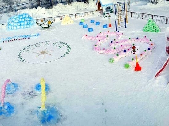 Один из красивейших снежных городков в детсадах России возвели в этому году в Салехарде