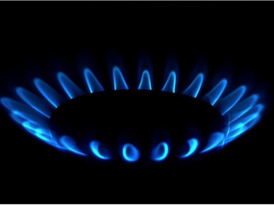Цена на газ в Европе опустилась ниже 1100 долларов за тысячу кубометров