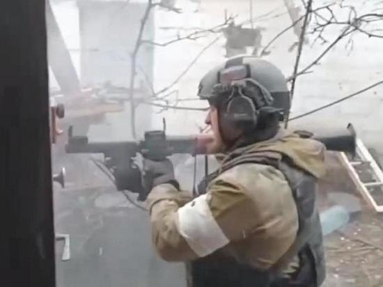 Кадыров показал позиционные бои в Мариуполе
