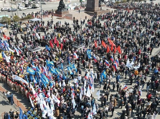 Во Владивостоке проходит концерт «Zа мир без нацизма»