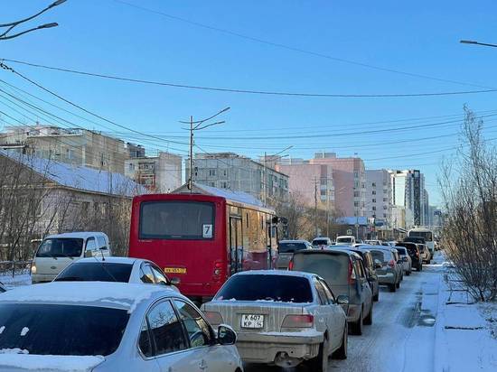 Центр управления регионом назвал способ победить пробки в Якутске