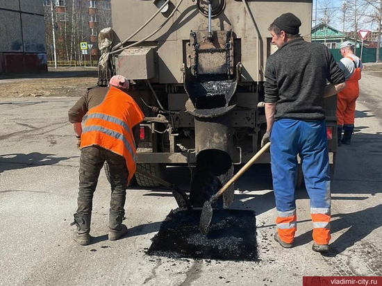 Во Владимире ремонтируют дороги струйно-инъекционным методом