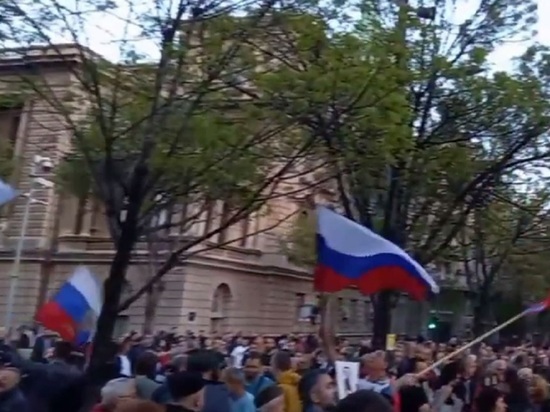 В Сербии началась протестная акция в поддержку России «Не от моего имени»