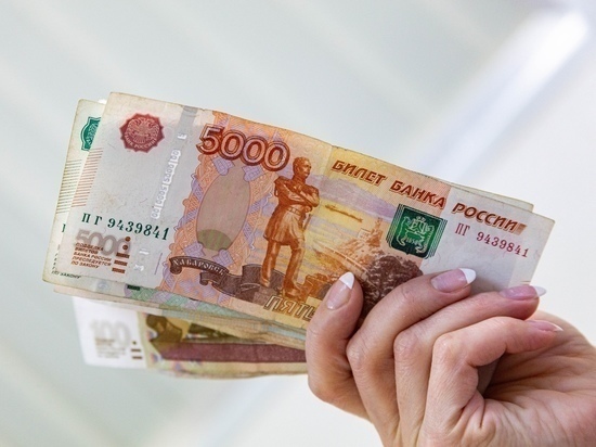 В Омске с 1 мая начнётся приём заявлений на новую выплату на детей от 8 до 17 лет