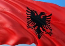 Премьер-министра Албании Эди Раму сняли с рейса в Германии из-за отказа надеть маску