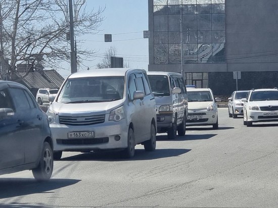 Южно-Сахалинск замер в пробках из-за ограничения движения на круговом перекрестке