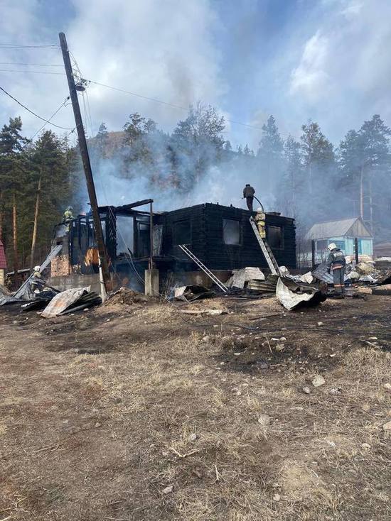 Заместитель мэра Улан-Удэ принял участие в тушении пожара на Верхней Березовке