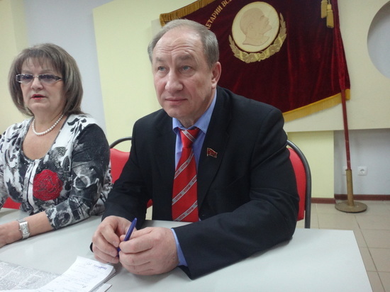 Депутат Госдумы от Саратовской области Валерий Рашкин купил лося
