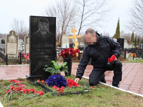 В Рязани сотрудники ОМОН почтили память сослуживцев, погибших 19 лет назад