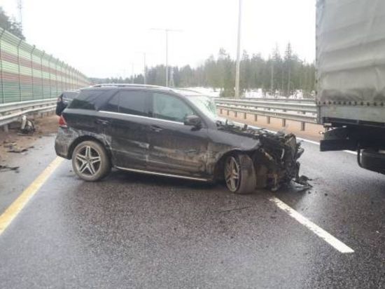 В массовой аварии на М-11 «Нева» пострадали четыре человека