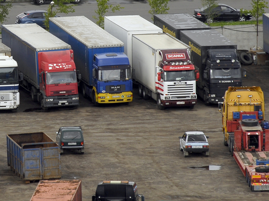 Литва пропустит застрявшие в стране грузовики из России и Белоруссии