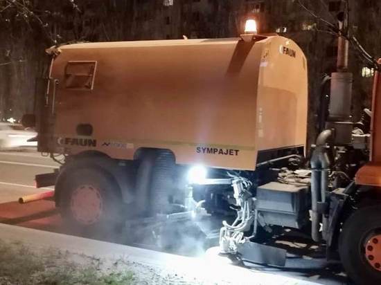 В Белгороде за ночь убрали 38 кубометров дорожного смета