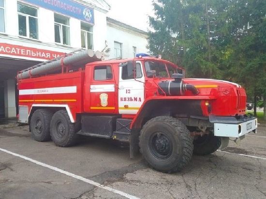 В Вязьме пожарные ликвидировали возгорание на кухне в многоквартирном доме