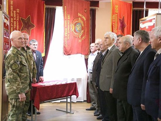 Командующий Северо-Кавказского округа Росгвардии поздравил ветеранов