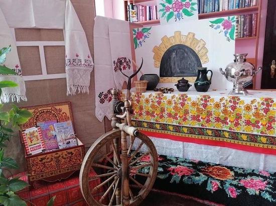 В библиотеках Тюменского района работают фотозоны с национальным акцентом