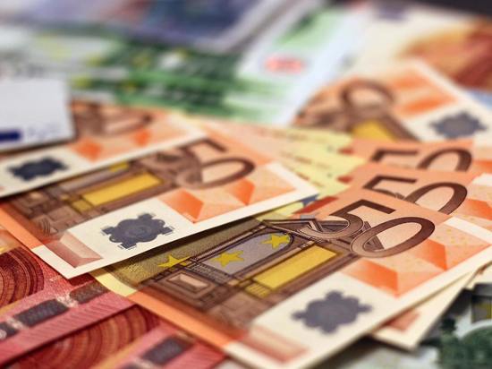 В каких петербургских банках можно купить евро и доллары