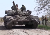 Силы Луганской и Донецкой народных республик вместе с российскими войсками начали большое наступление на донбасскую группировку вооруженных сил Украины (ВСУ)