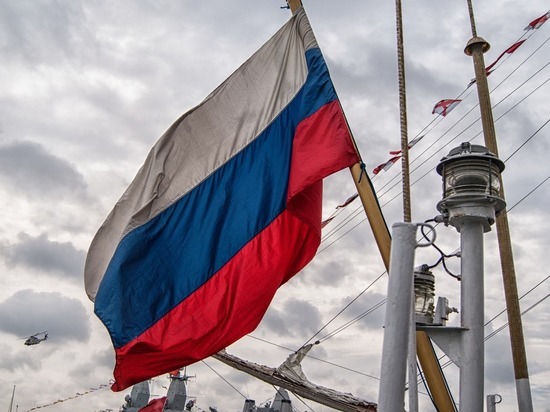 Дмитрий Глебушев пытался спасти российский флаг