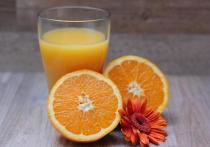Торговые точки могут в скором времени столкнуться с отсутствием апельсинового сока, поэтому граждан предупреждают, что поставки сока в магазины могут быть прекращены.
