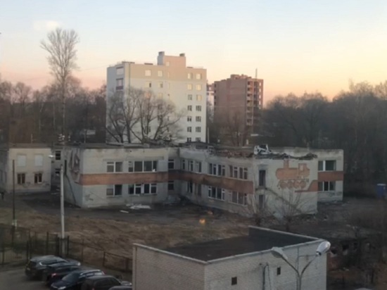 В Ярославле начали сносить детский дом, в котором хотели разместить детский сад