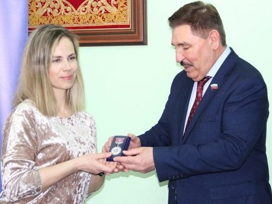 Многодетная мама-костромичка получила медаль «Материнская слава» III степени