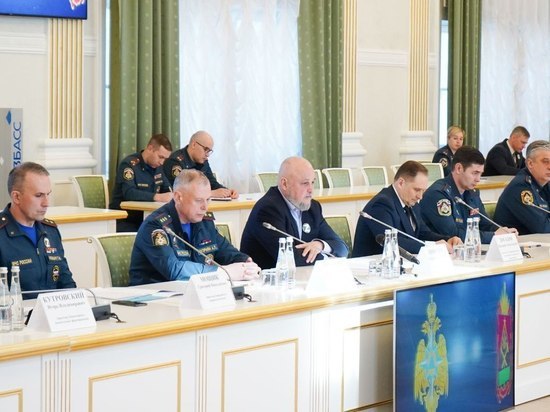 Женам погибших на «Листвяжной» горноспасателей вручили госнаграды