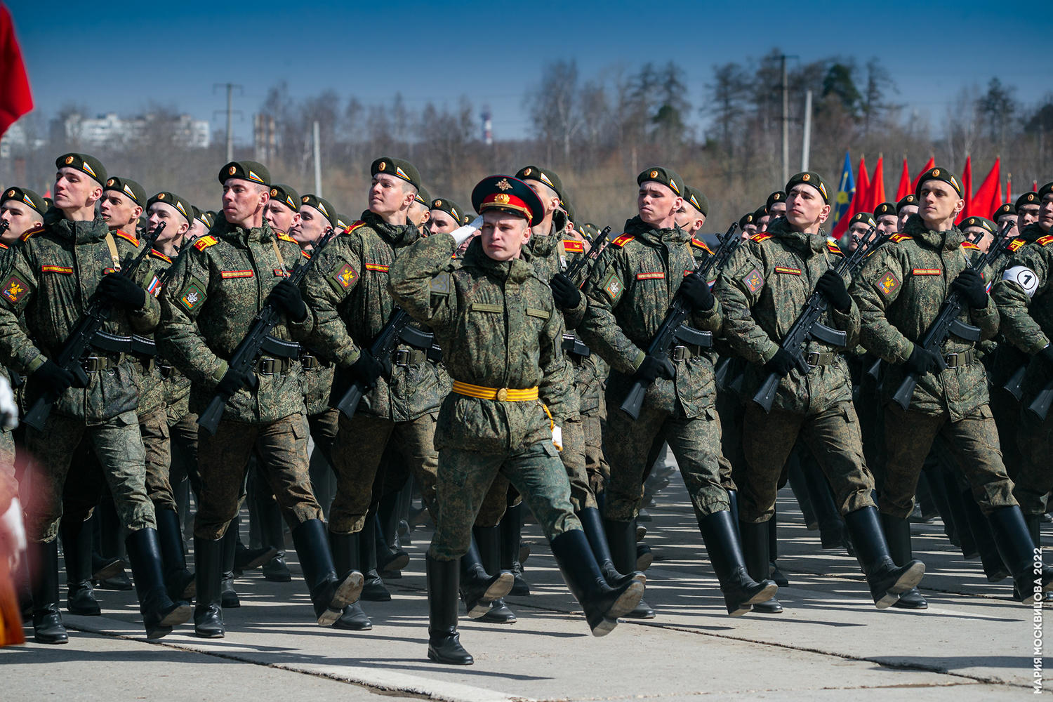 Видео парад 9. Военный парад. Российская армия парад. Солдаты на параде. Алабино репетиция парада.