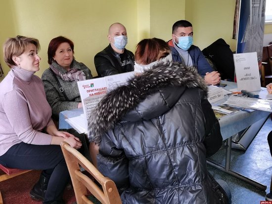 Около 150 вынужденных переселенцев с ЛНР и ДНР готовы трудоустроиться в Псковской области