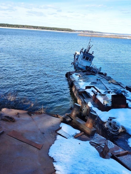 Теплоход без экипажа обнаружен в Енисейском районе Красноярского края