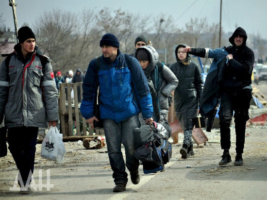 На заправках мало бензина, частники просят за вывоз дорого