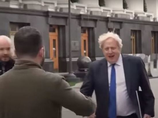 Джонсон предложил Байдену максимально усилить Украину