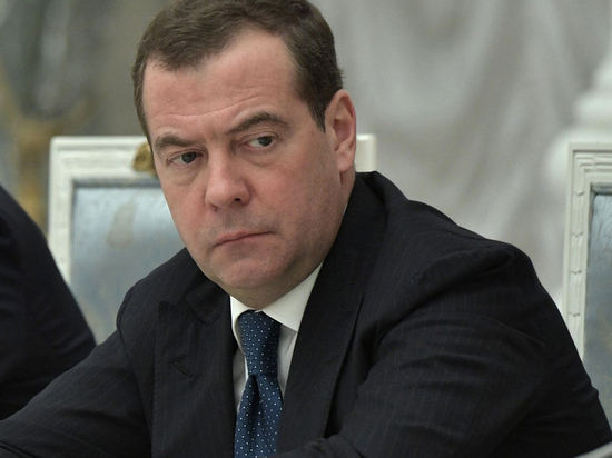Медведев пригрозил "иностранным наемникам" на Украине "денацификацией": "Если выживут"