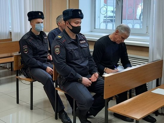 Подсудимый по делу «банды Волобуева» экс-начальник УМВД Курска зачитал стихи в свое оправдание