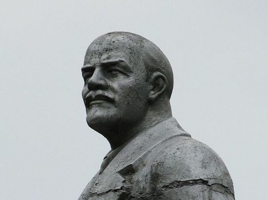 Администрация Полесска решила убрать памятник Ленину с центральной площади