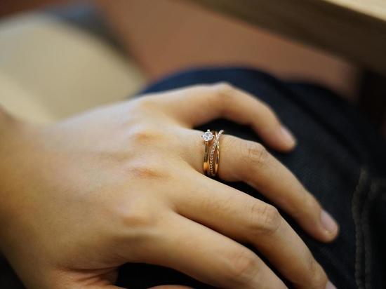 В Мурманске нашли вора, похитившего золотое кольцо с бриллиантом
