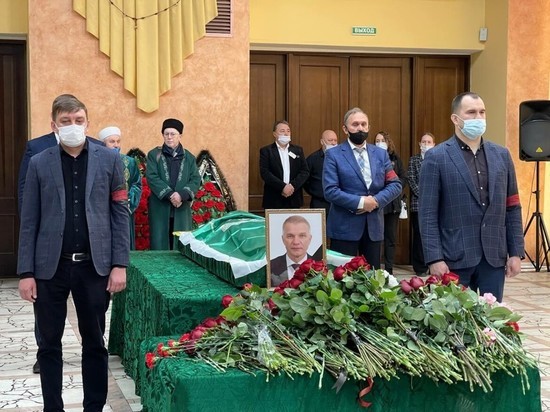 В Татарстане простились с умершим на Камчатке главой Центрального района Челнов