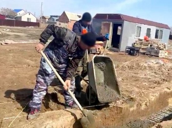 В Астраханскую область незаконно прибыли более 250 трудовых мигрантов