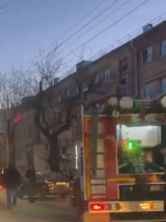 Ярославские пожарные назвали причины возгорания дома на проспекте Ленина