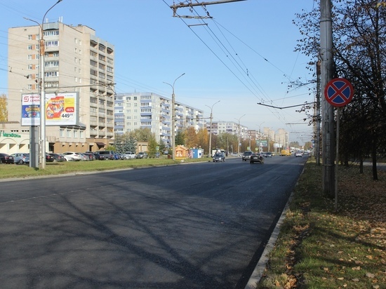 Дефекты на гарантийных дорогах Великого Новгорода устранят до июня