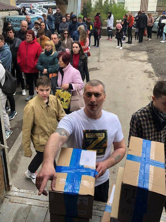 Самый легендарный груз: продукты и медикаменты привезли из Ноябрьска в Луганск