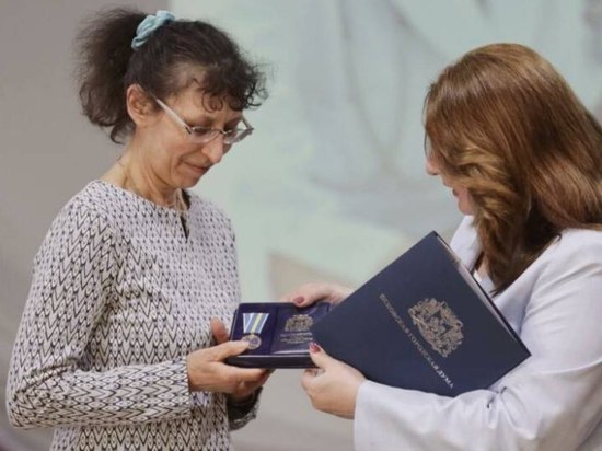 Псковского врача наградили за заслуги перед Псковом